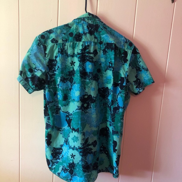 RVCA Aloha Shirt. - Picture 2 of 3